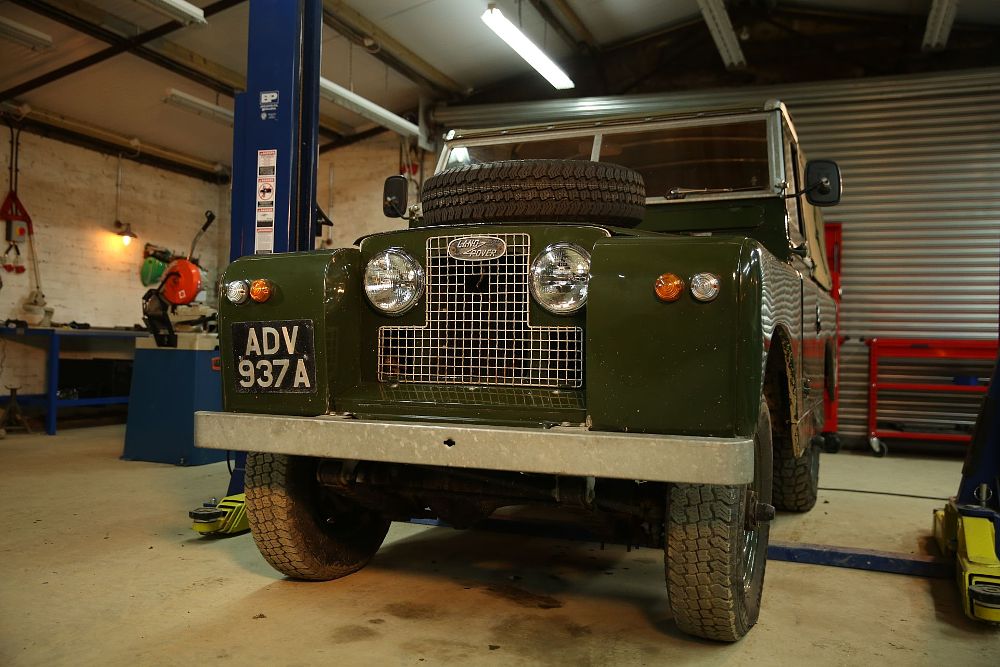 Goblin Works Garage odcinek 3 Land Rover z obniżonym